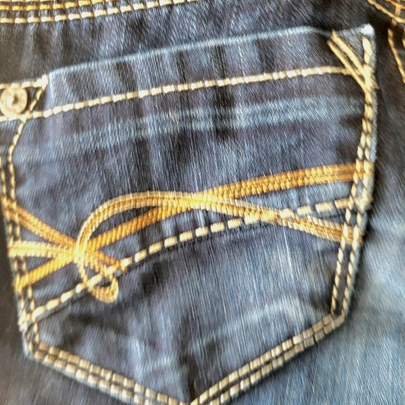 MAVI Women's Slim Jeans- Lindy fit. - Picture 3 of 6